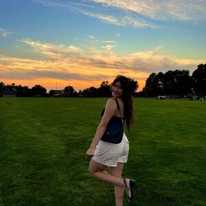 Meet your Posher, Megan 🤍